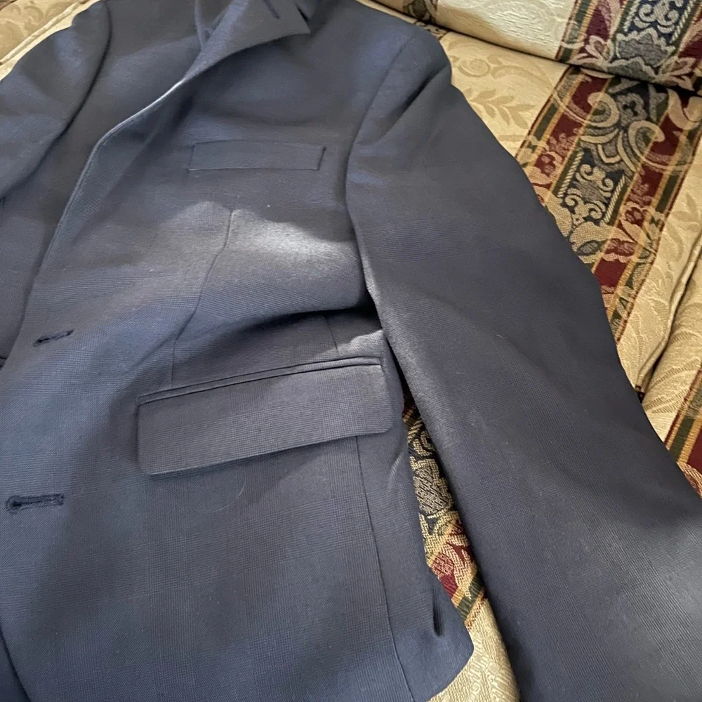 Boys Ralph Lauren navy blue suit.  With dress shirt.  Size 10r - Picture 13 of 17